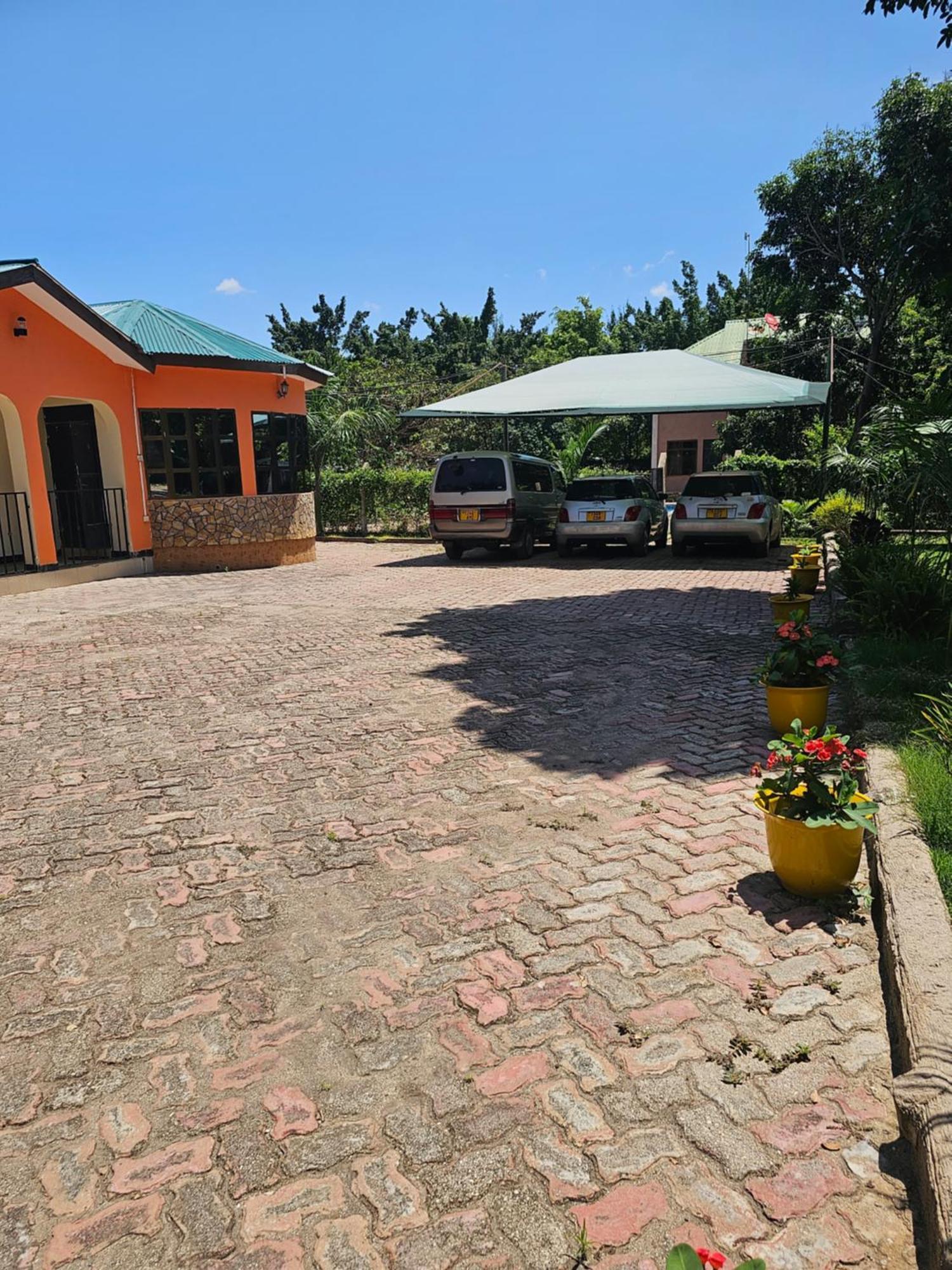 B-More Comfort Stay Boma la Ngombe Екстер'єр фото