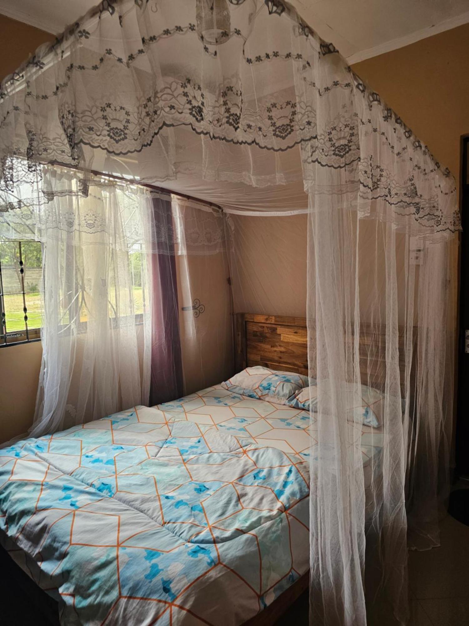 B-More Comfort Stay Boma la Ngombe Екстер'єр фото